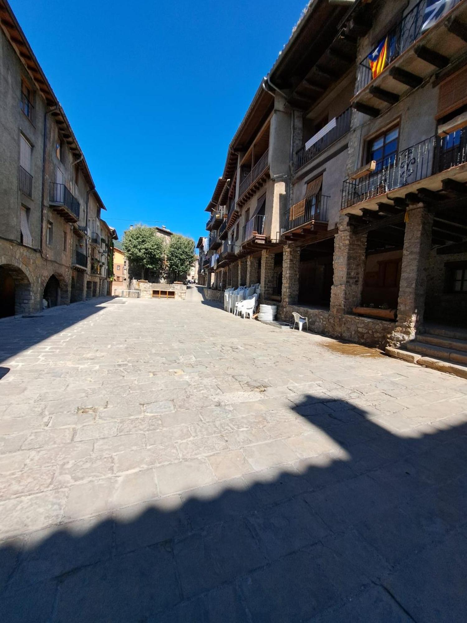 Pis Turistic De 170 M2 A La Placa Porxada De Bagá Exterior foto